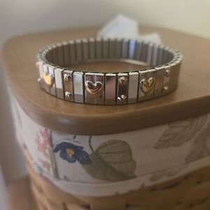 Boutique Elegant Heart Stretch Bracelet with Gold Accents